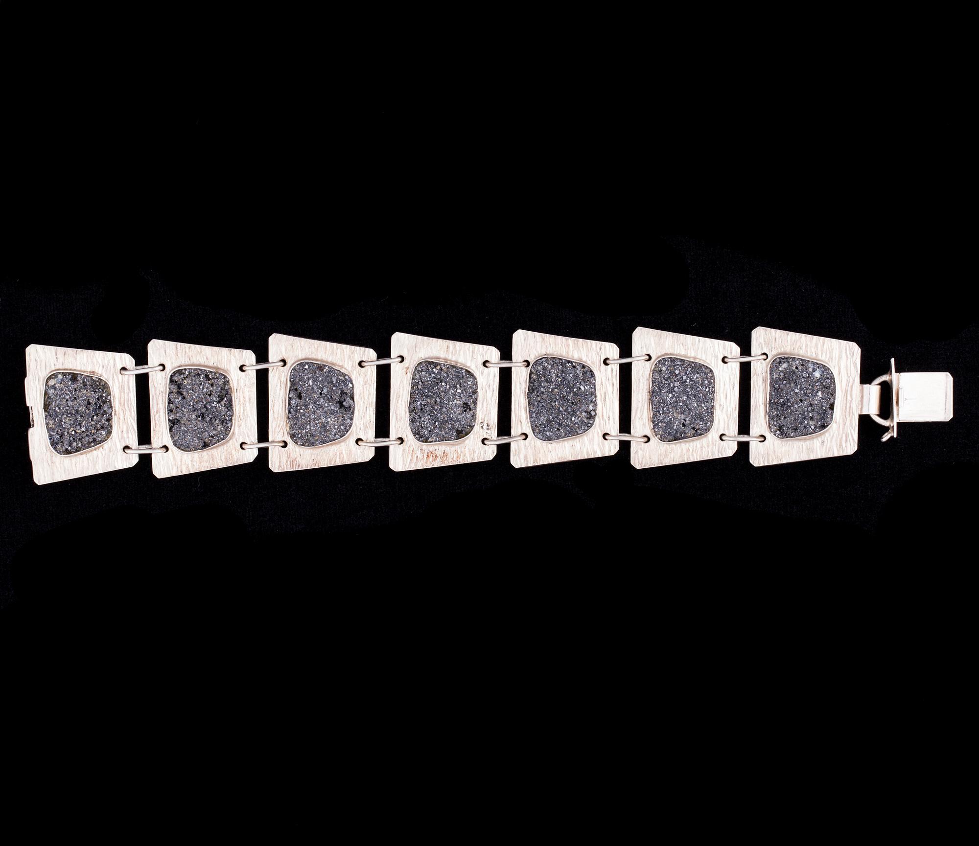 ARMBAND, silver och pyrit, svenska stämplar, 1971.
