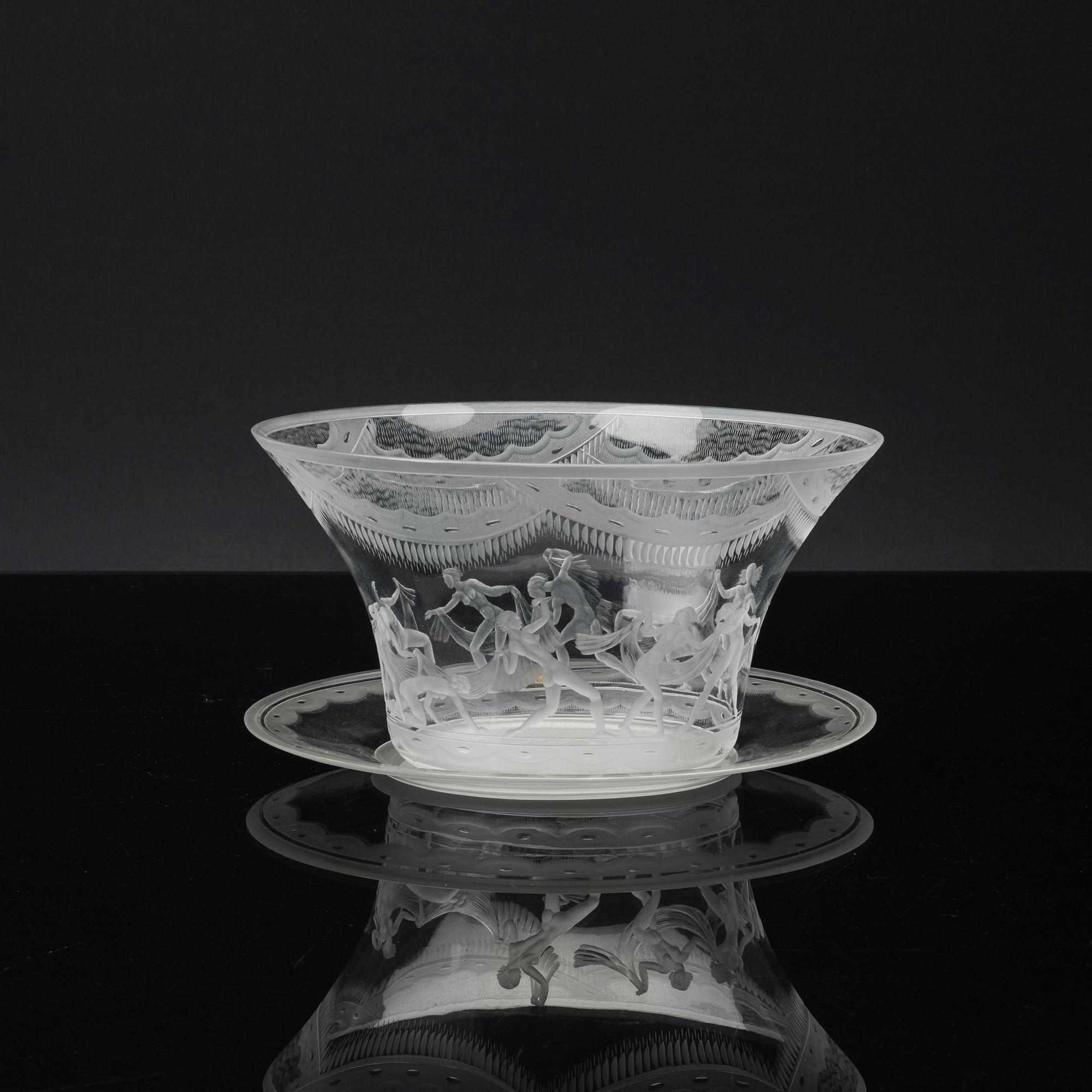 SIMON GATE, skål med underfat Orrefors signerad och daterad 1928.