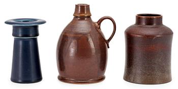 545. A set of three Erich and Ingrid Triller stoneware vases, Tobo.