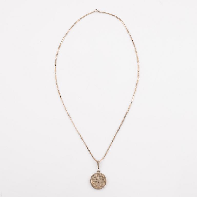 Claës E. Giertta, hänge med kedja, silver, Stockholm 1967.
