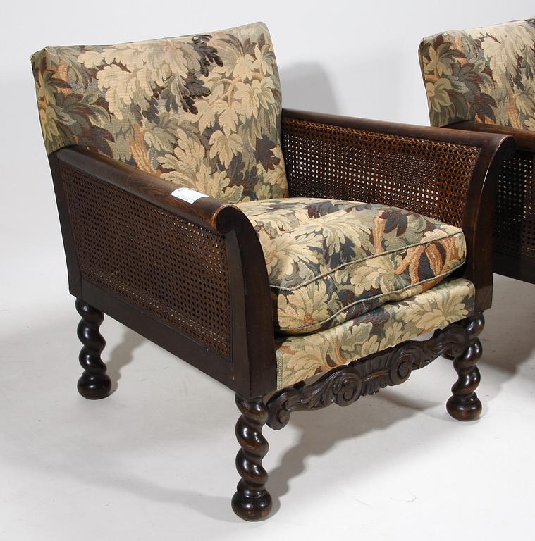 FÅTÖLJER, ett par, barockstil, 1920-tal.