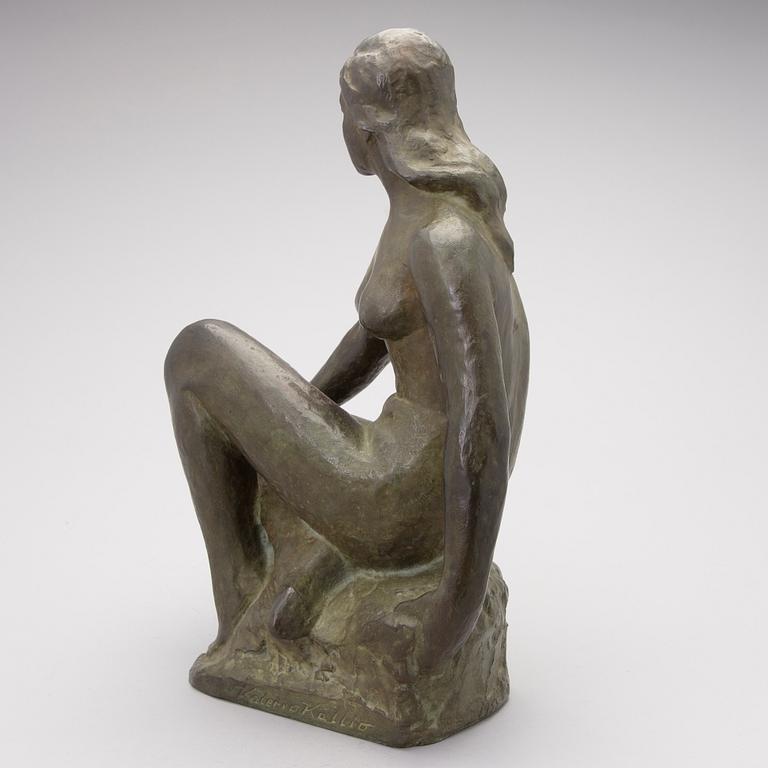 SEATED LADY.