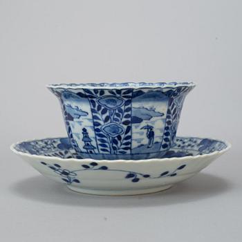 Six Chinese blue and white cups with dishes, early 20th century.