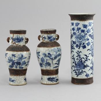 VASER, 3 st, porslin, Kina, 1900-tal.