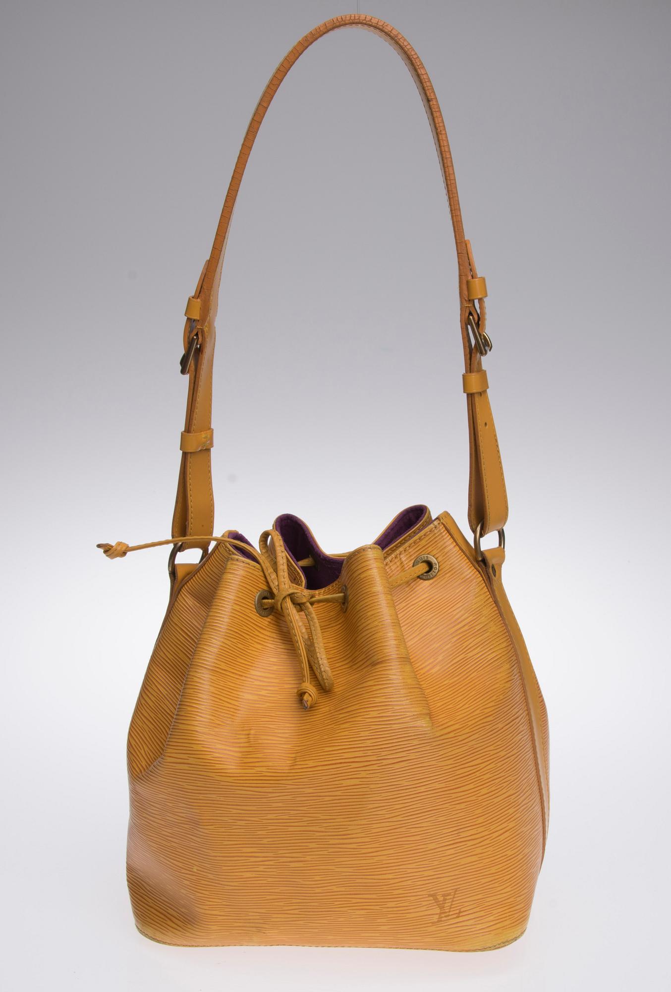 VÄSKA, "Petit Noé", Louis Vuitton.