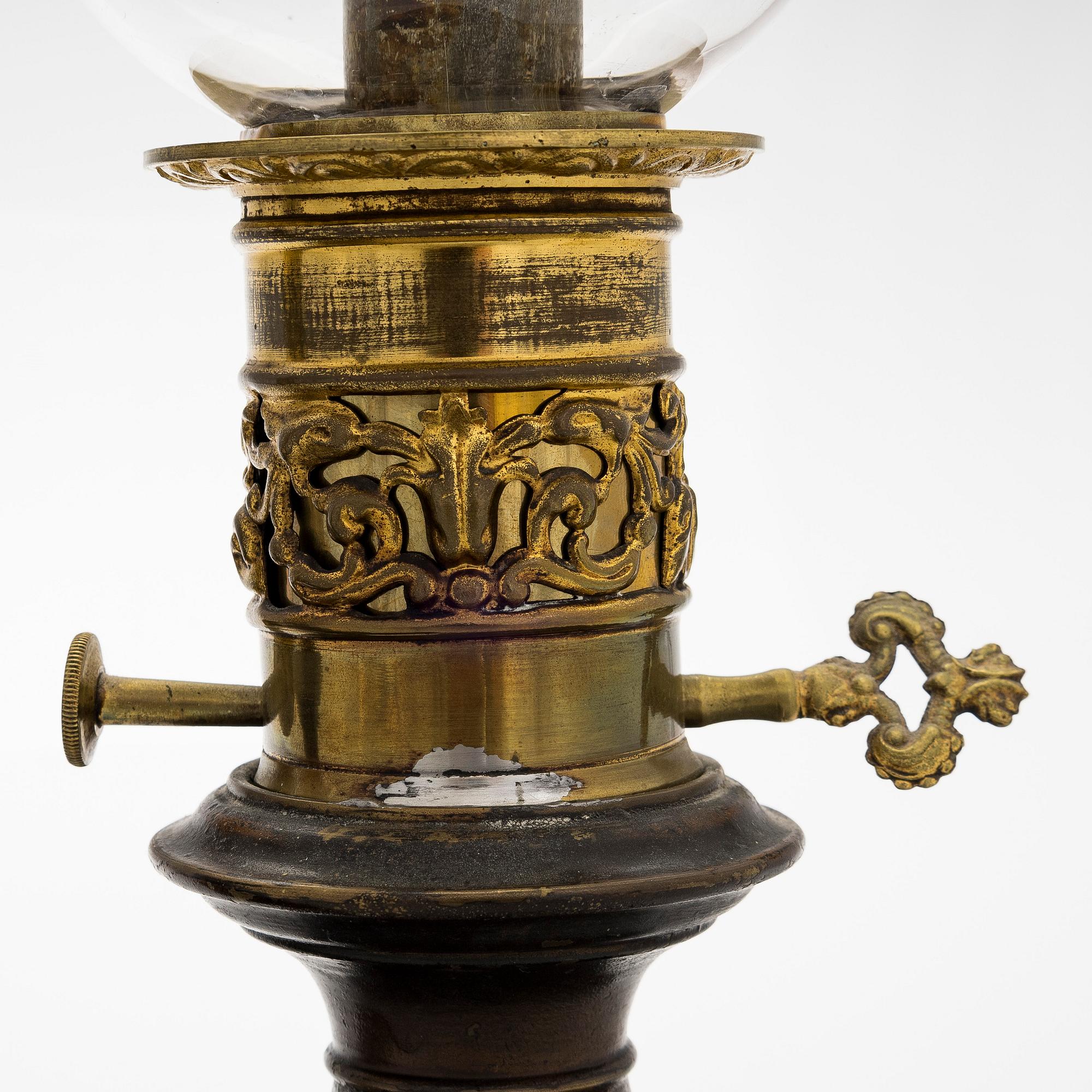 Öljylamppuja, pari, pari, 1800/1900-luku.