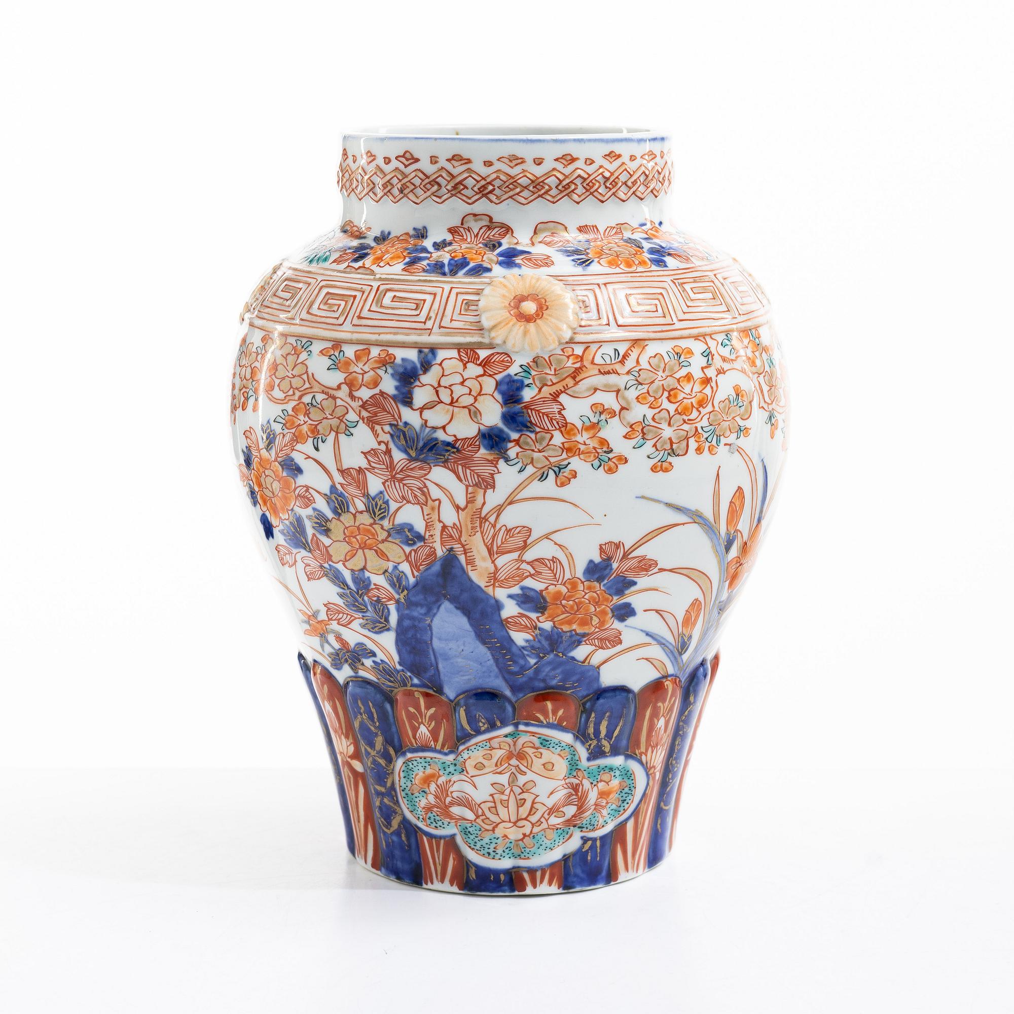 Vas, porslin. Japan, Meiji (1868-1912).