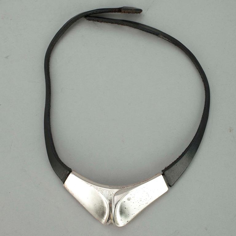 BJÖRN WECKSTRÖM, HALSSMYCKE, ARMBAND samt SKÄRP, silver, läder, Björn Weckström, Lapponia 1984.