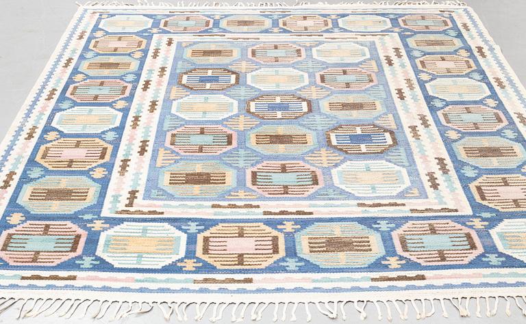 Märta Måås-Fjetterström, a carpet, "Dukater", flat weave ca 298,5 x 231,5-233,5 cm, signed AB MMF.