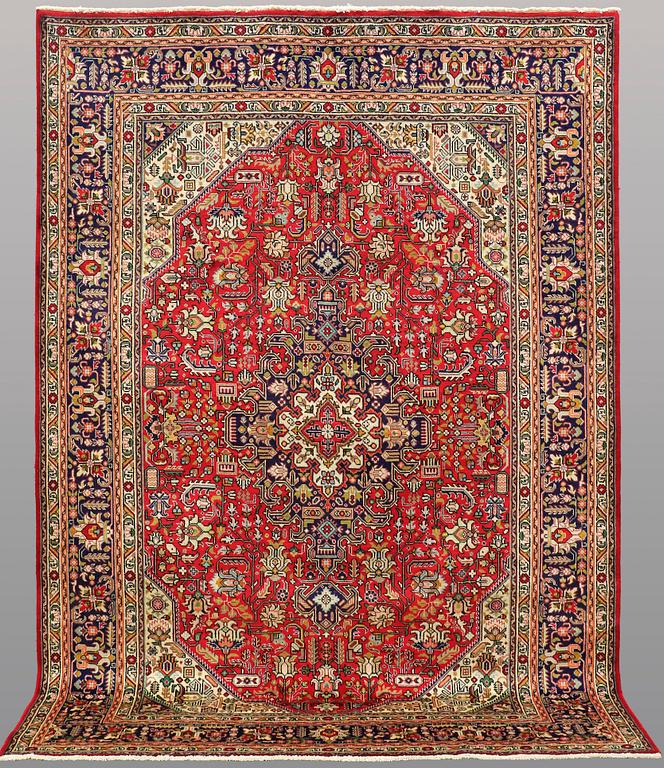 MATTA, Täbriz, ca 295 x 207 cm.