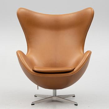 Arne Jacobsen, fåtölj, "Ägget", Fritz Hansen, Danmark, 2019.
