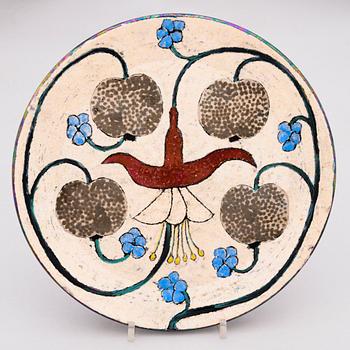 BIRGER KAIPIAINEN, a decorative plate signed Kaipiainen Arabia.