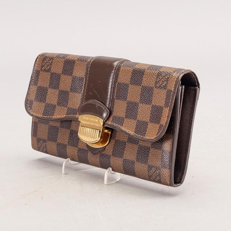 Louis Vuitton, wallet.