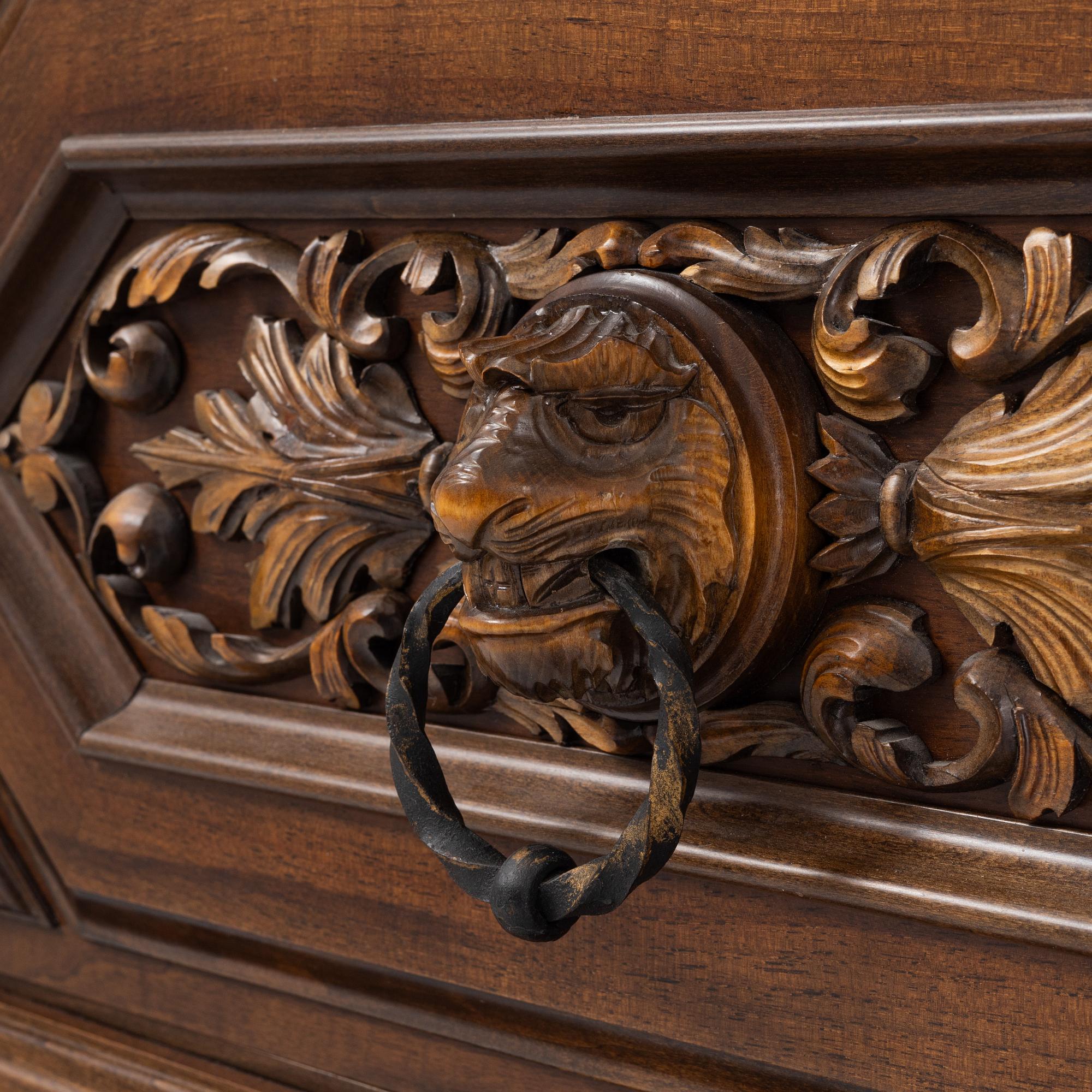 Barskåp, barockstil, 1900-talets första hälft.