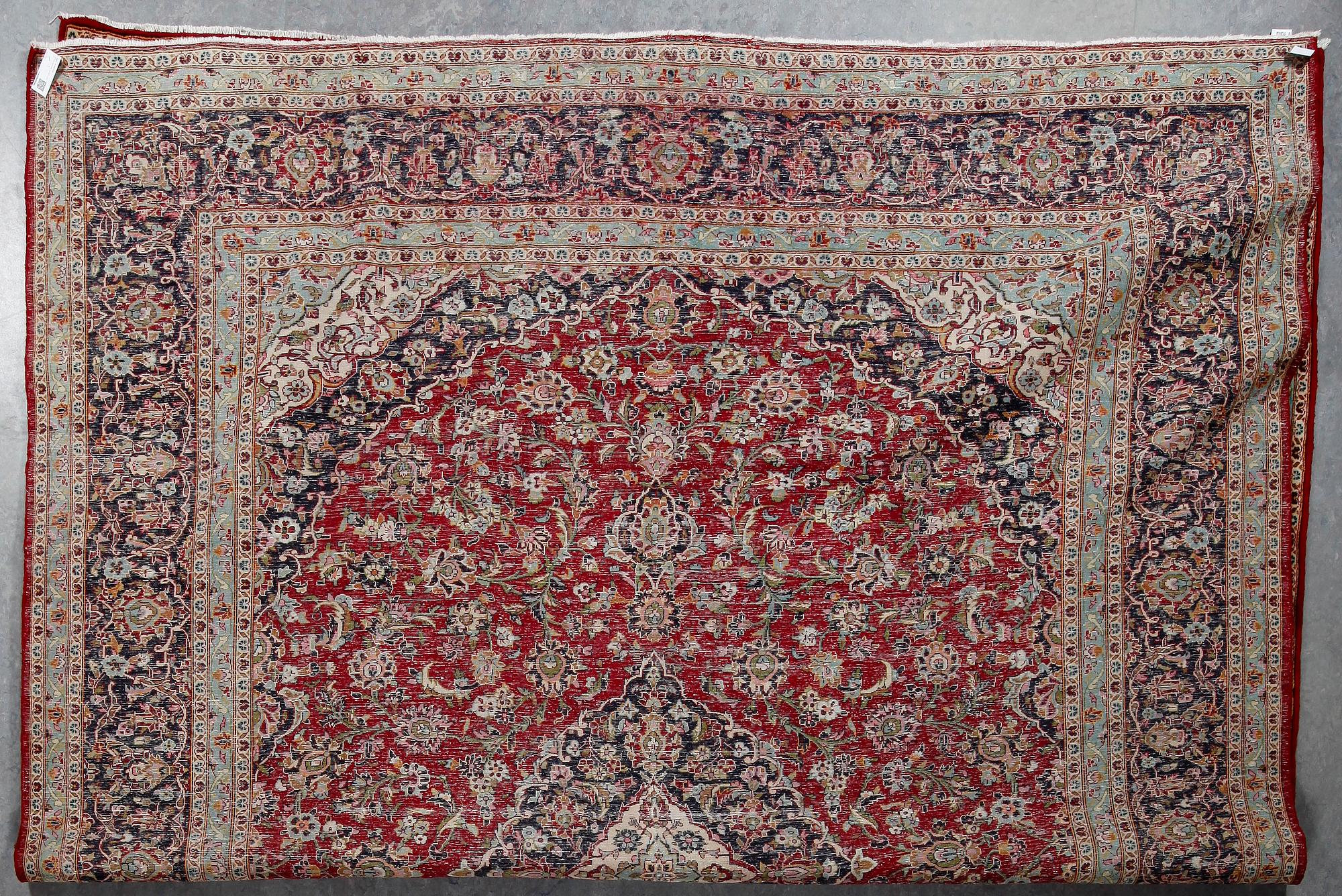 MATTA, Keshan, ca 405x301 cm.