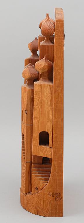 GUNNAR KANEVAD, skulptur, skuret trä, signerad och daterad 1986.