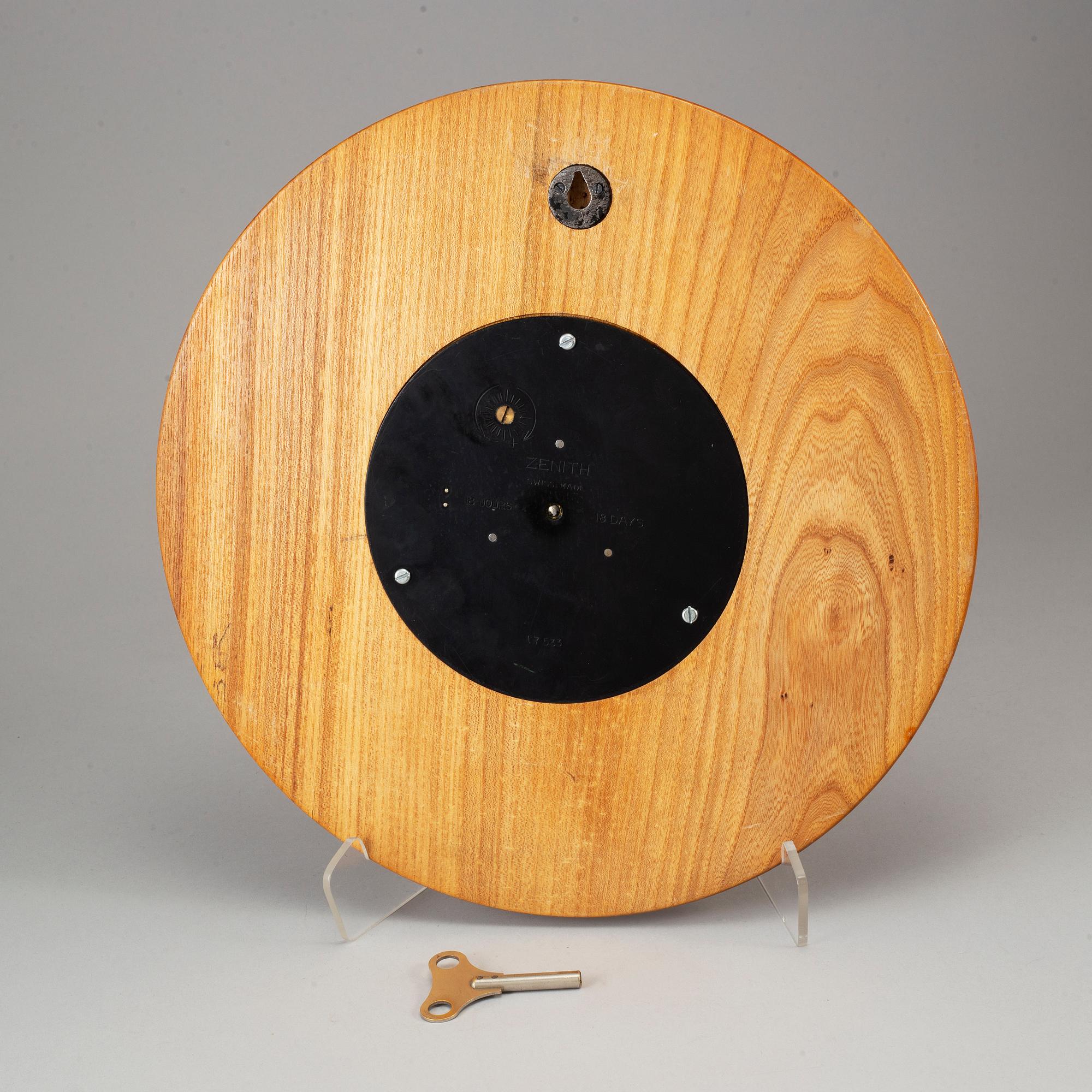 VÄGGKLOCKA, Zenith, 1900-talets mitt.