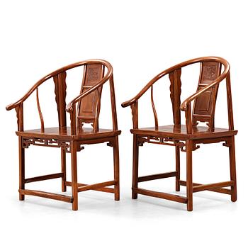 939. A pair of horseshoe-back armchairs, Qing dynasty (1644-1912).