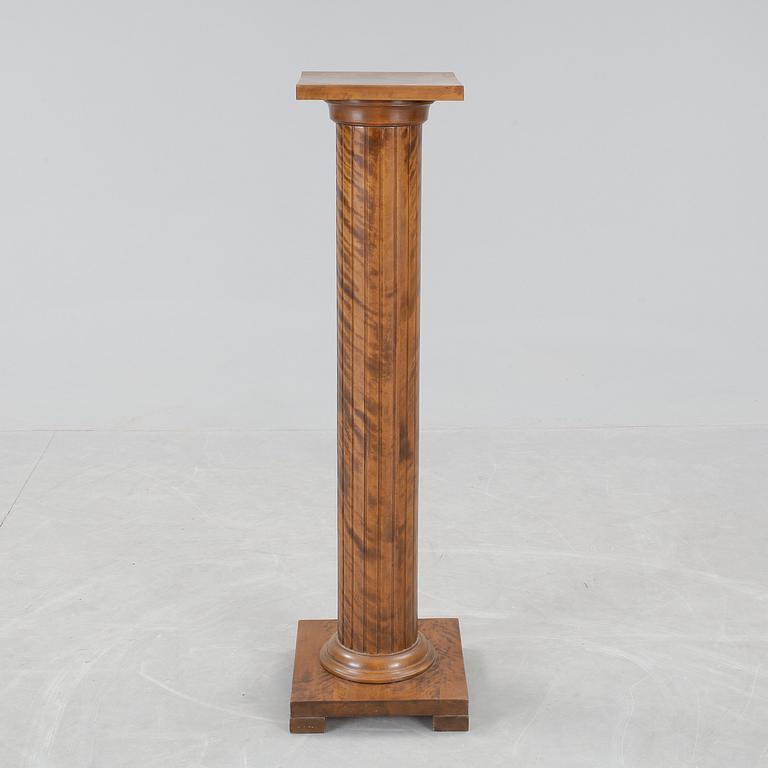 KOLONN, Karl Johan-stil, 1900-talets början.