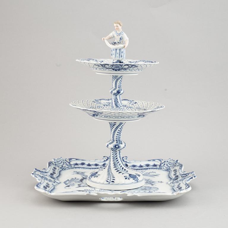 A Porcelain tray and cake stand, Meissen, 20th Century.