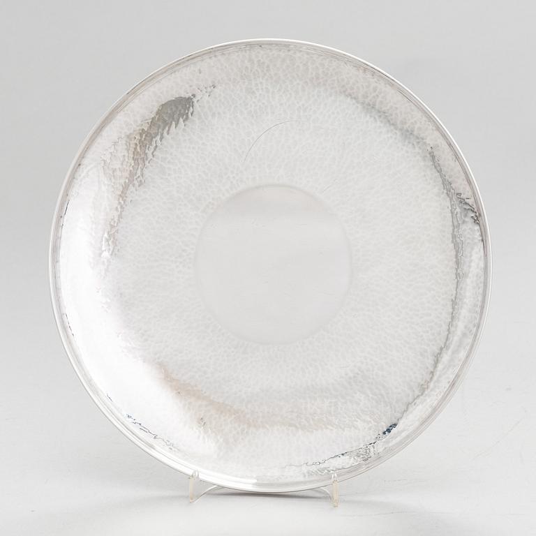 TAPIO WIRKKALA, A silver dish, marked TW, Hopeakeskus/Kultakeskus, Hämeenlinna 1968.