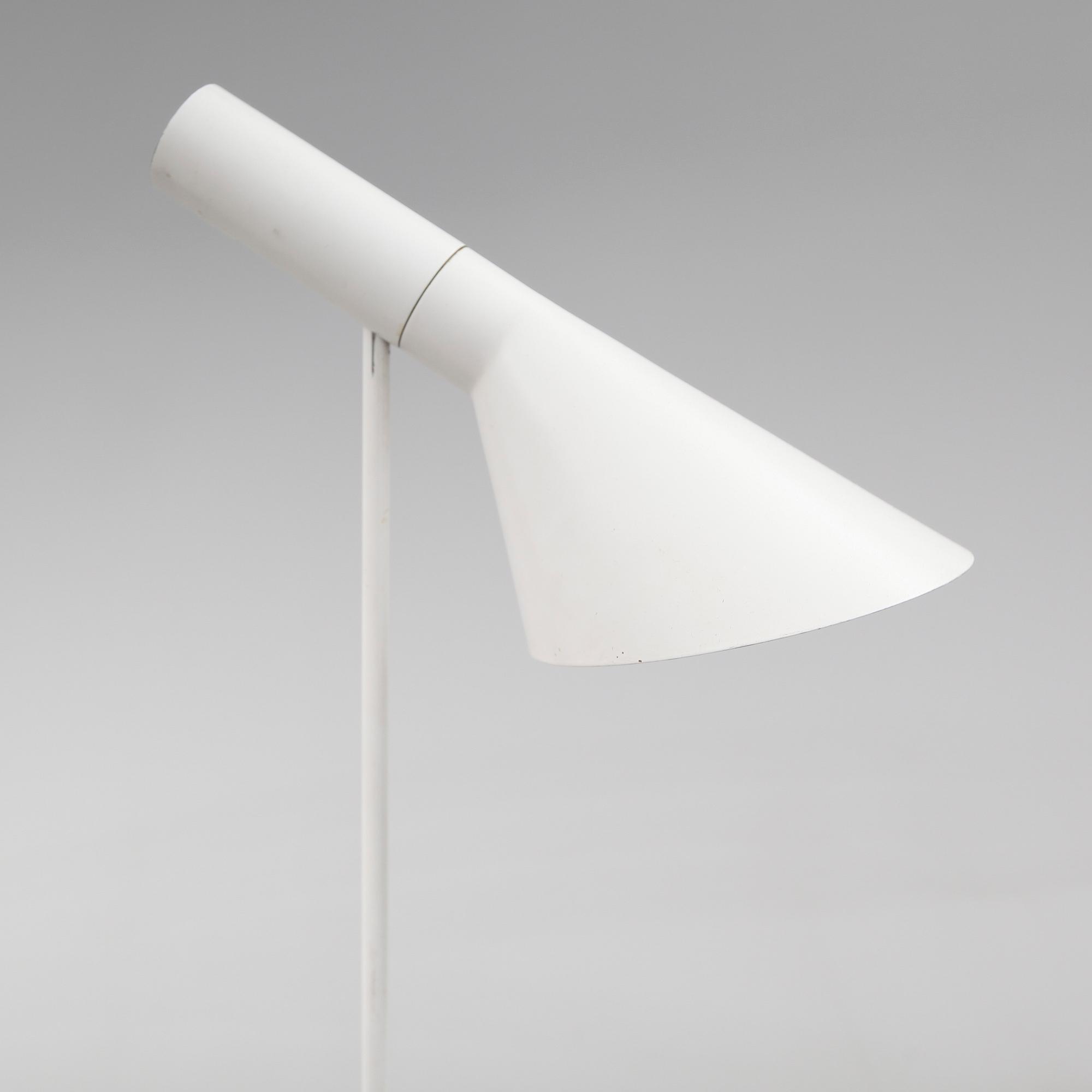 GOLVLAMPA, "AJ", Arne Jacobsen, Louis Poulsen, 1900-talets senare del.