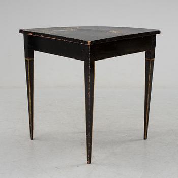 HÖRNBORD, gustavianskt, omkring år 1800.