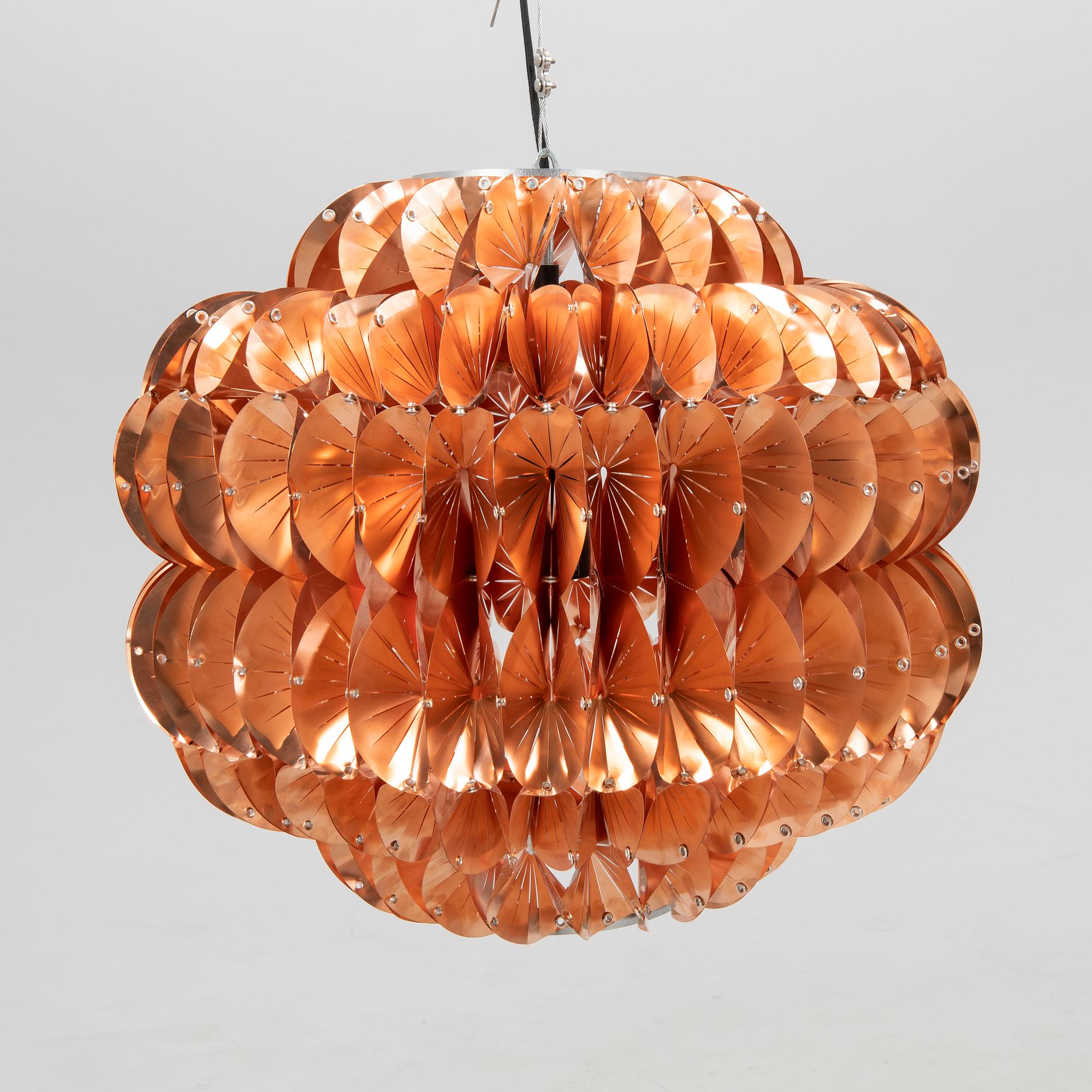 Lisa Hilland, taklampa/bordslampa ur serien Glamrocks 20023.