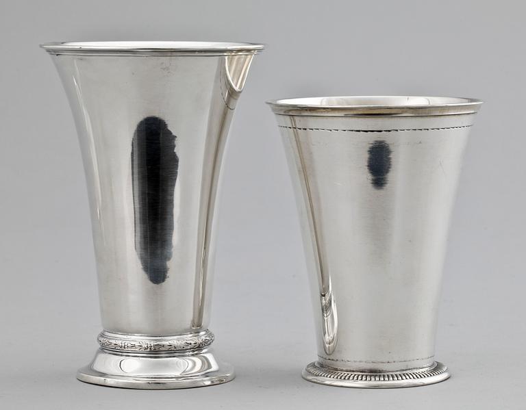 BÄGARE, 2 st, silver, WA Bolin samt GAB, Stockholm, 1924-41. Ca 320 gr.