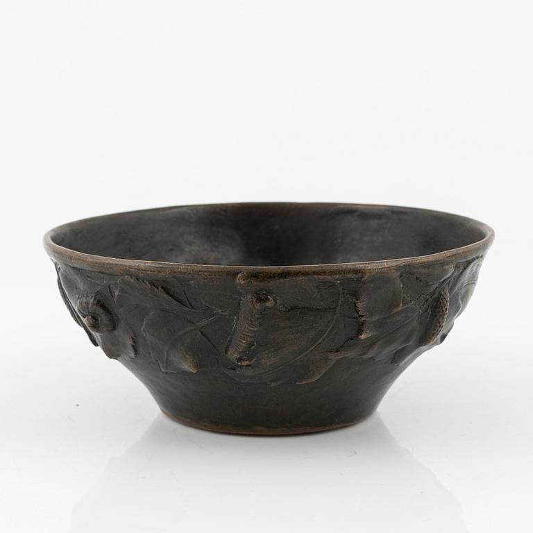 Lisa Ouchterlony, a bronze Jugend bowl from Herman Bergman fud.