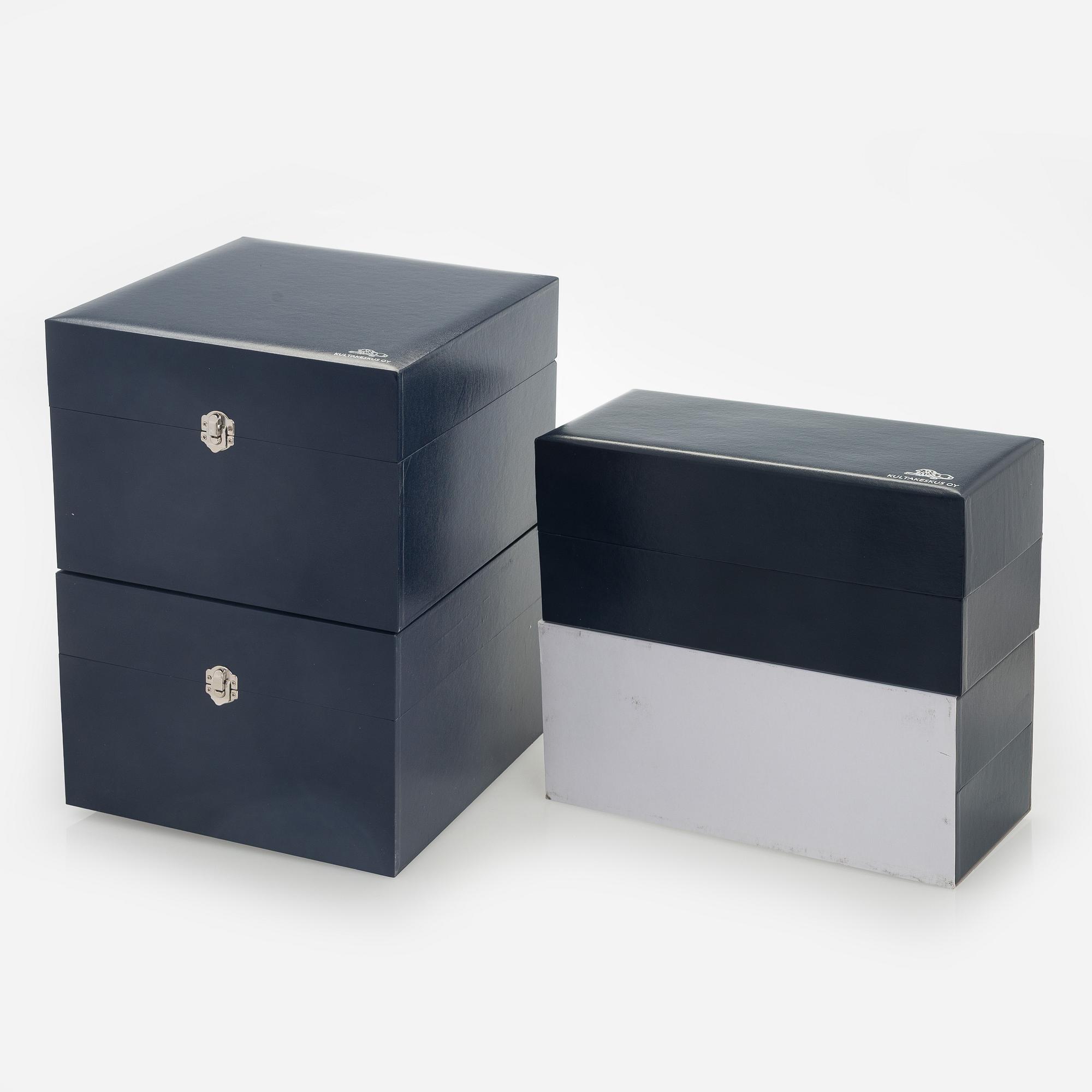 A pair of silver baroque style candelabra, Kultakeskus, Hämeenlinna 2007-2008.