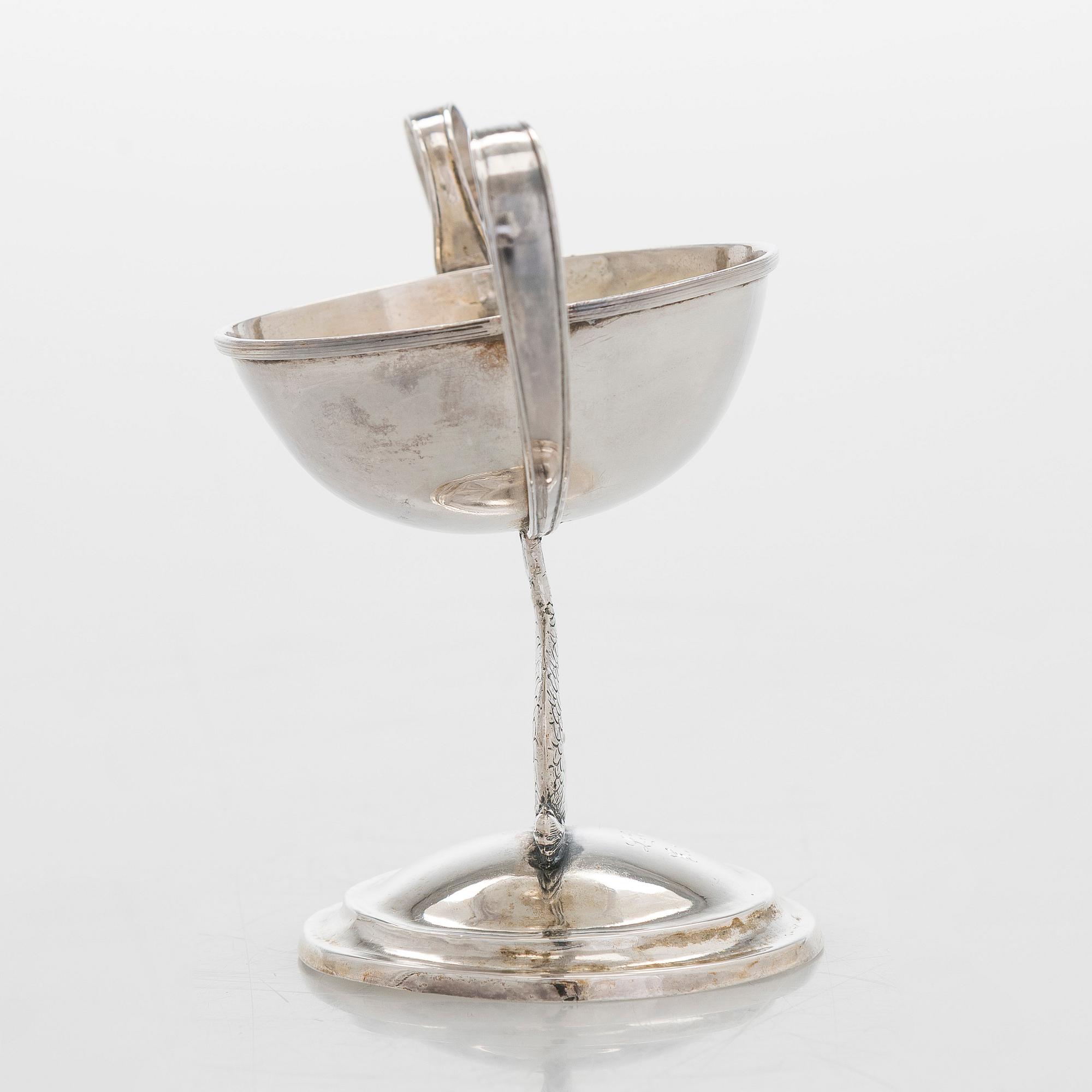 Saltkar, silver, C. I. Rindell 1810-37, och matskedar, 6 st, silver, A. Mörck, Björneborg 1800-talets första hälft.