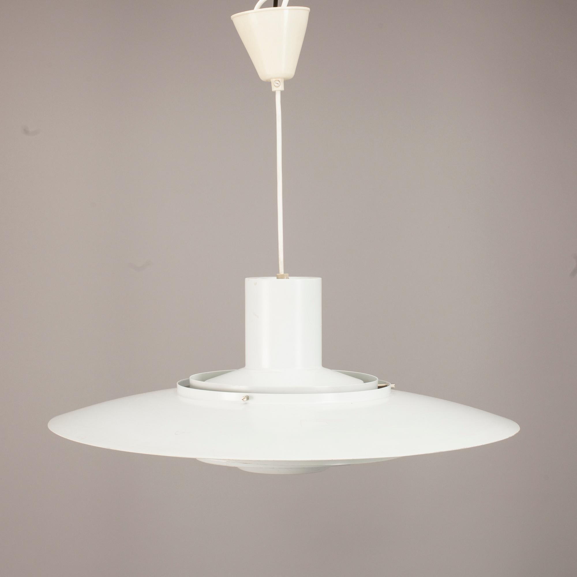TAKLAMPA, Preben Fabricius och Jörgen Kastholm, Nordisk Solar Company. Tot. höjd ca 60 cm.