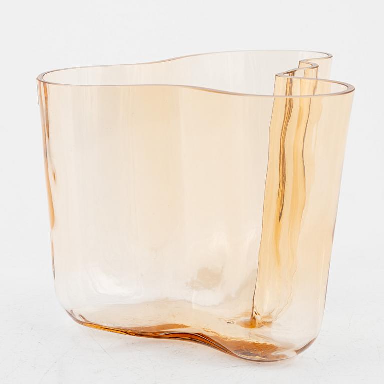 Alvar Aalto, a '3030' vase, signed Alvar Aalto Iittala 1936-1996.