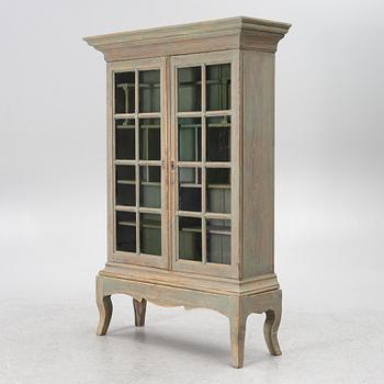 Vitrinskåp, Sverige, 1700-talets andra hälft, Rokoko.