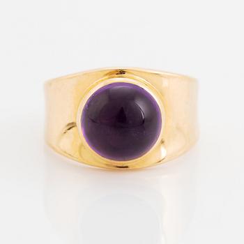 Georg Jensen, Poul Hansen, 18K gold and cabochon cut amethyst ring.