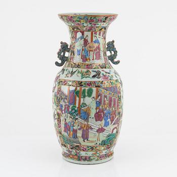 Vas, porslin, Kina, Kanton, 1800-tal.