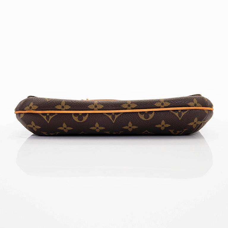 Louis Vuitton, a 'Musette Tango' bag.
