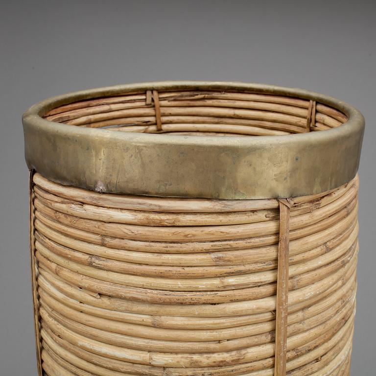 PARAPLYSTÄLL, 1900-talets första hälft.