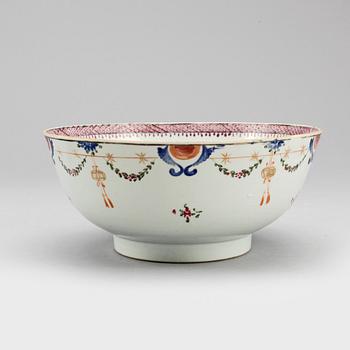 BÅLSKÅL, kompaniporslin. Qing dynastin, Qianlong (1736-95).
