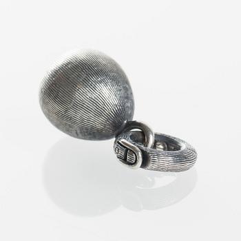 BERLOCK, "Sweet Drops", Ole Lynggaard, oxiderat sterlingsilver.