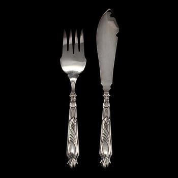SERVERINGSBESTICK, ett par, silver,  troligen Claes Emil Andrén, Göteborg, jugend, 1900-talets första del. Vikt 215 cm.