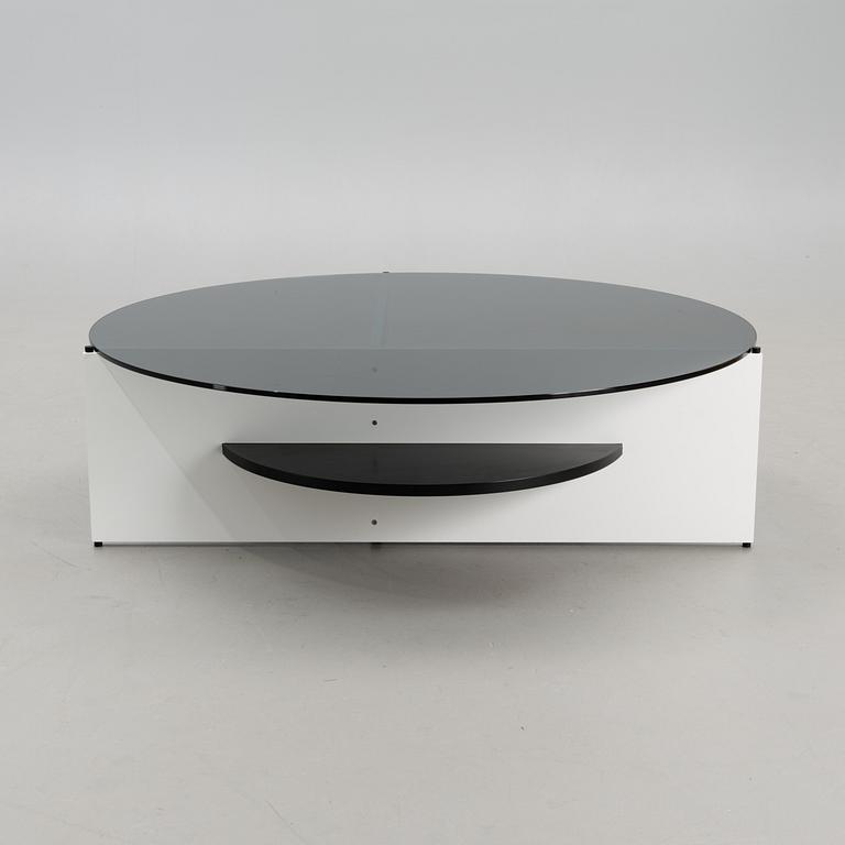 ELINA ULVIO, "DIVIDE". 2016.