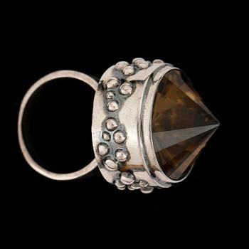 RING, sterlingsilver, E. Granit & Co, Helsingfors 1968. Vikt ca 13 gram.