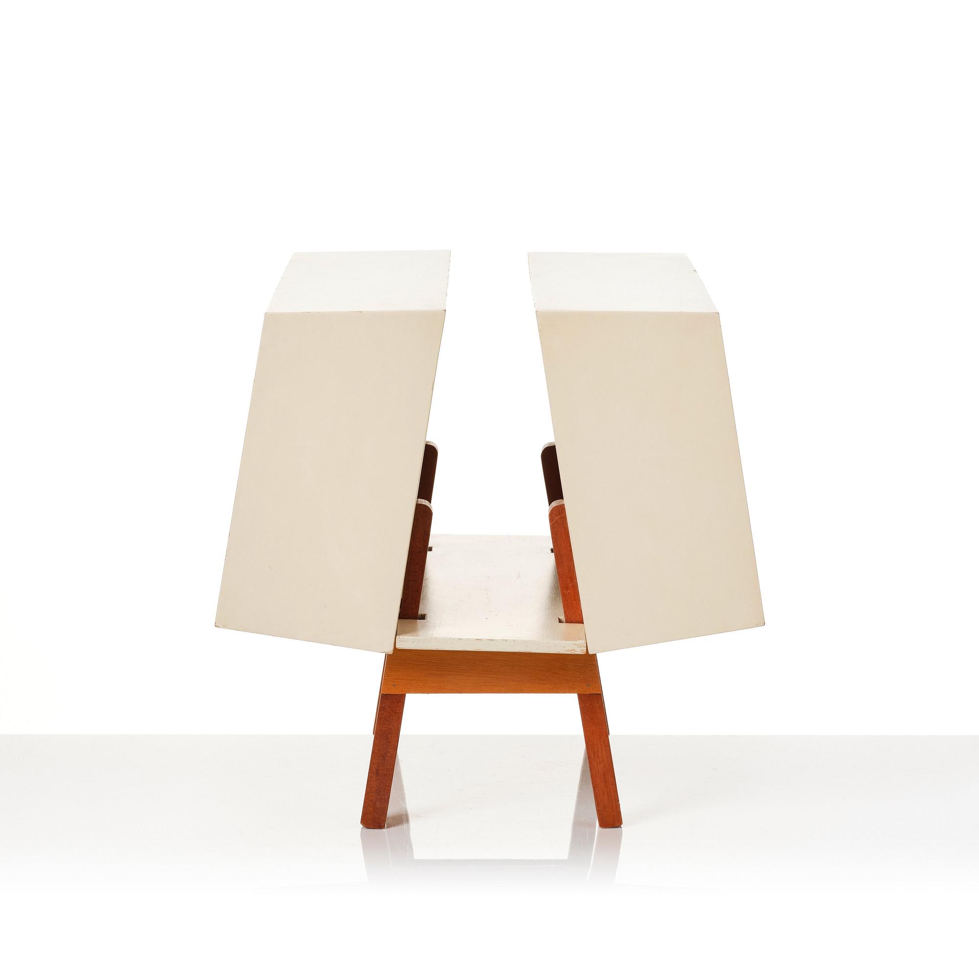 Ernest Race, a "Penguin Donkey Mark II" bookshelf, Isokon, England, 1960s.