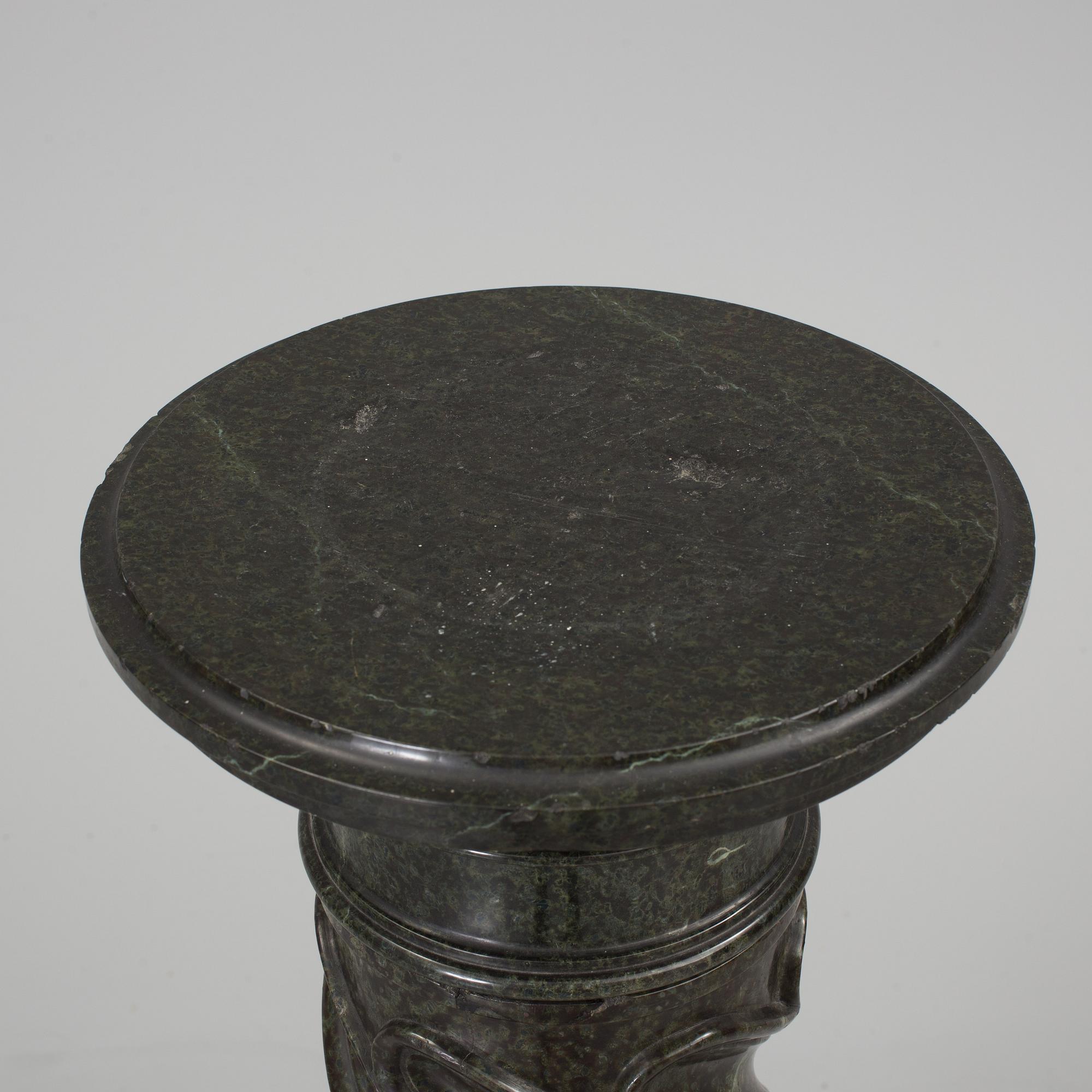 A MARBLE PEDESTAL, late 19th century.