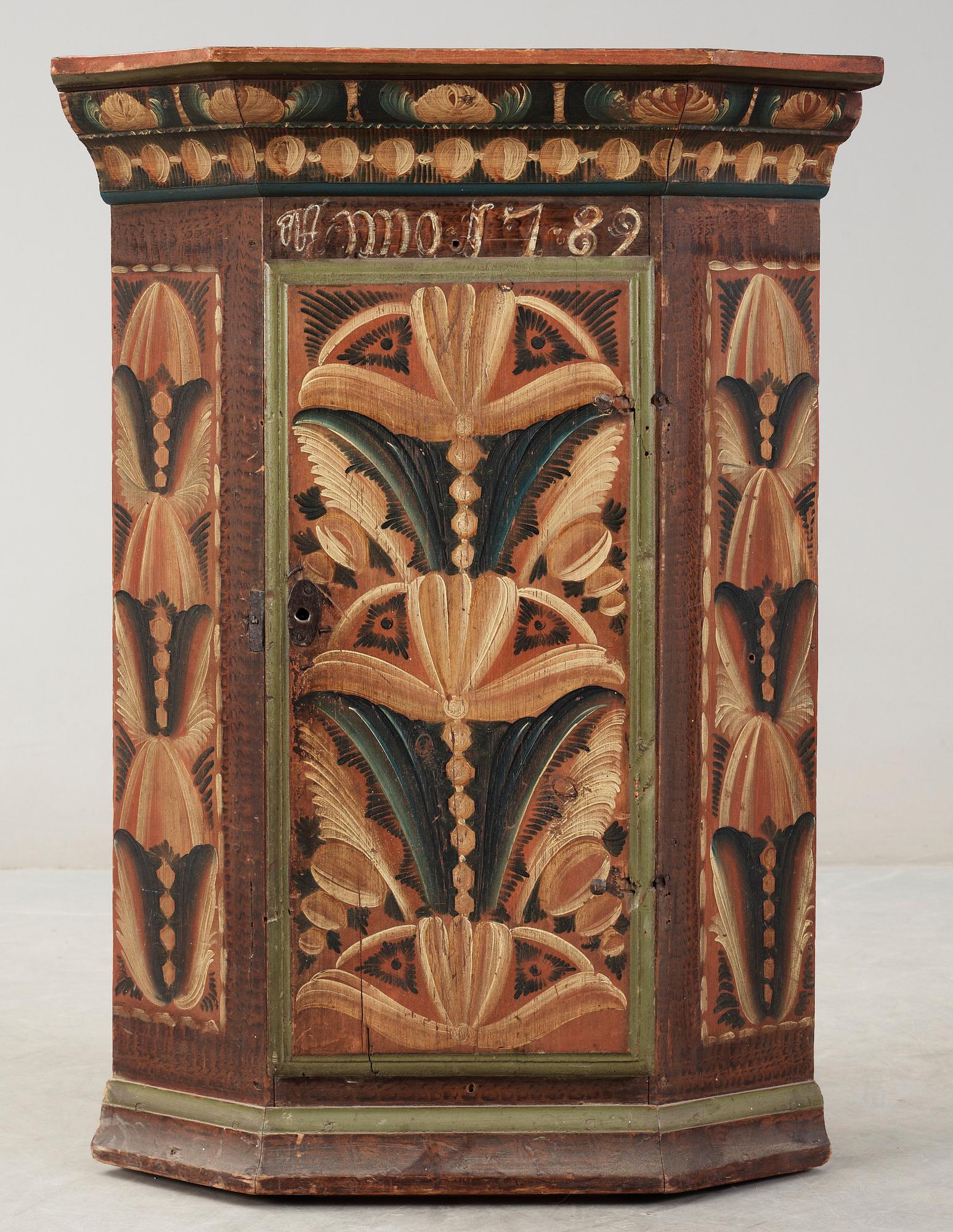 HÖRNSKÅP, allmoge, daterat 1789.