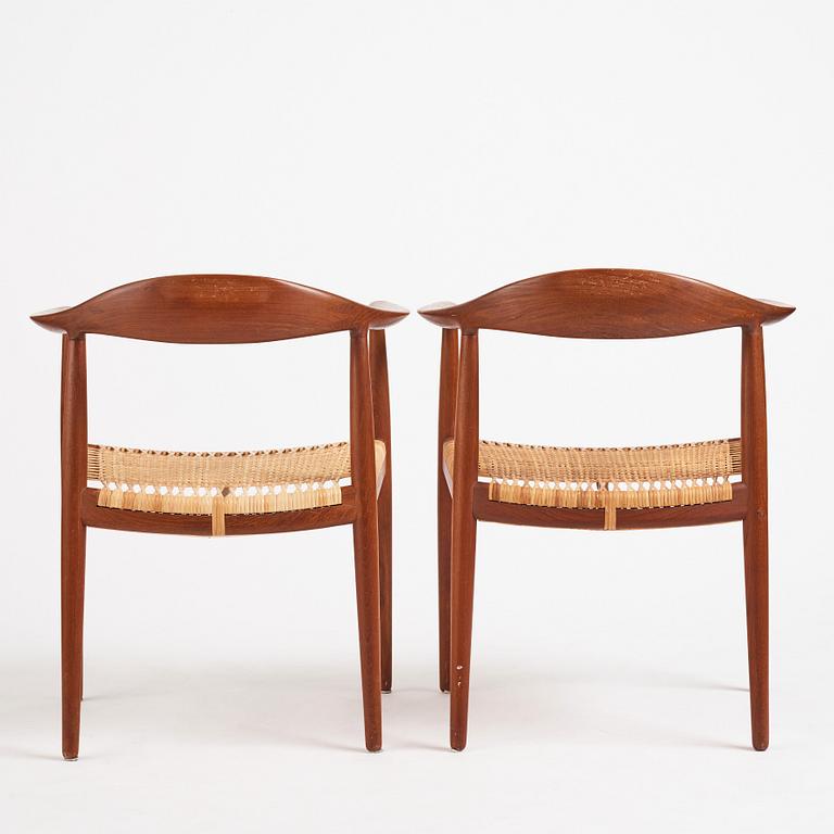 Hans J. Wegner, a pair of "The Chair", JH501, Johannes Hansen, Denmark.