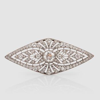 1239. An old-cut diamond brooch. Total carat weight circa 1.50 cts.