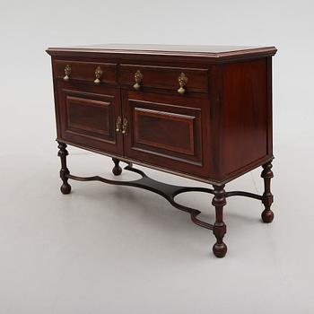 SIDEBOARD, England, 1900-talets första hälft.